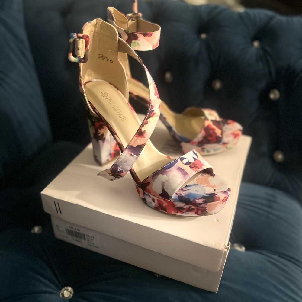 🌸 Dream Pairs Floral Block Heels